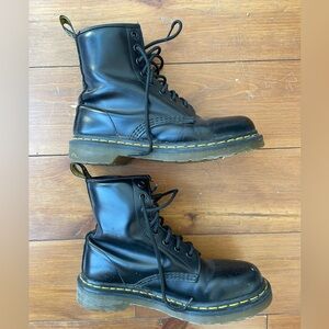 Dr. Martens (1460 Pascal Virgina)